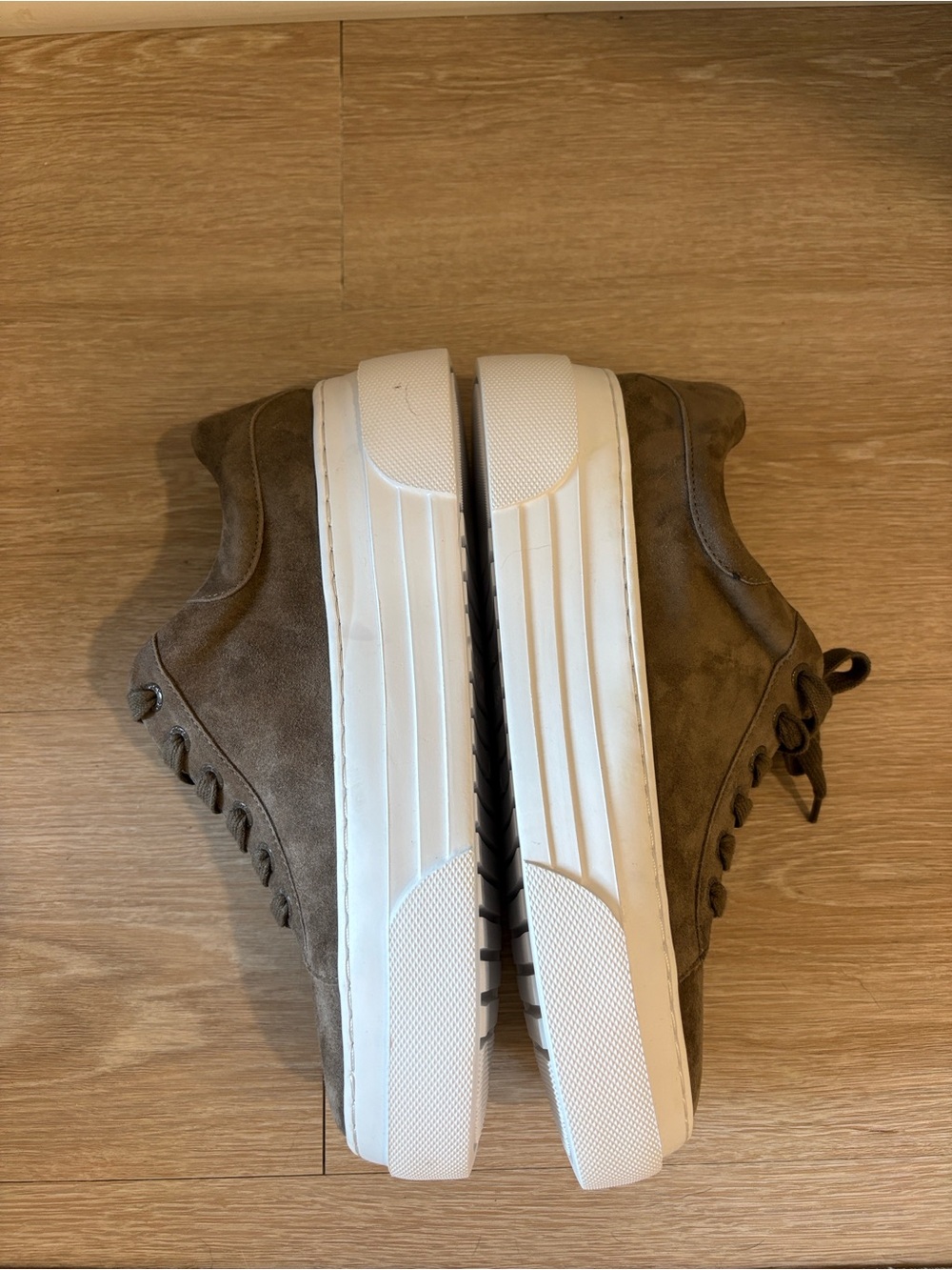 Women’s Suede Casual Sneakers in taupe - Low Top Lace-Up NEW - Picture 3 of 9